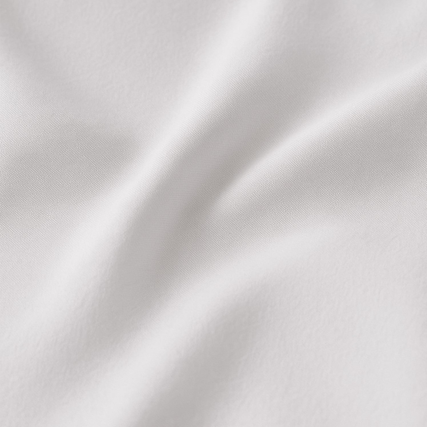 White Microfiber Fitted Bedsheet – Elegant, Cozy & Effortless Comfort