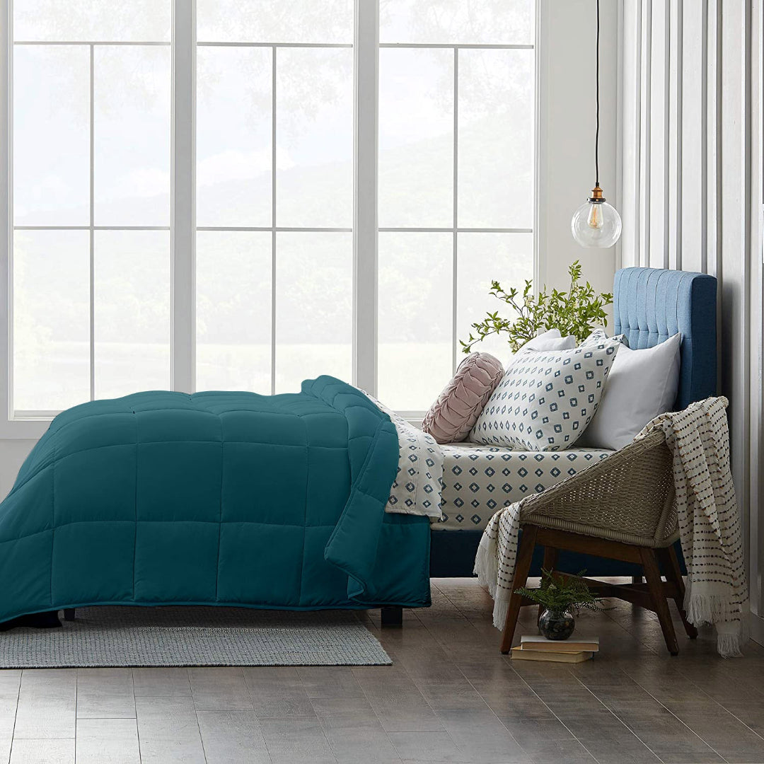 Plain colour comforter designed for extreme cold weather