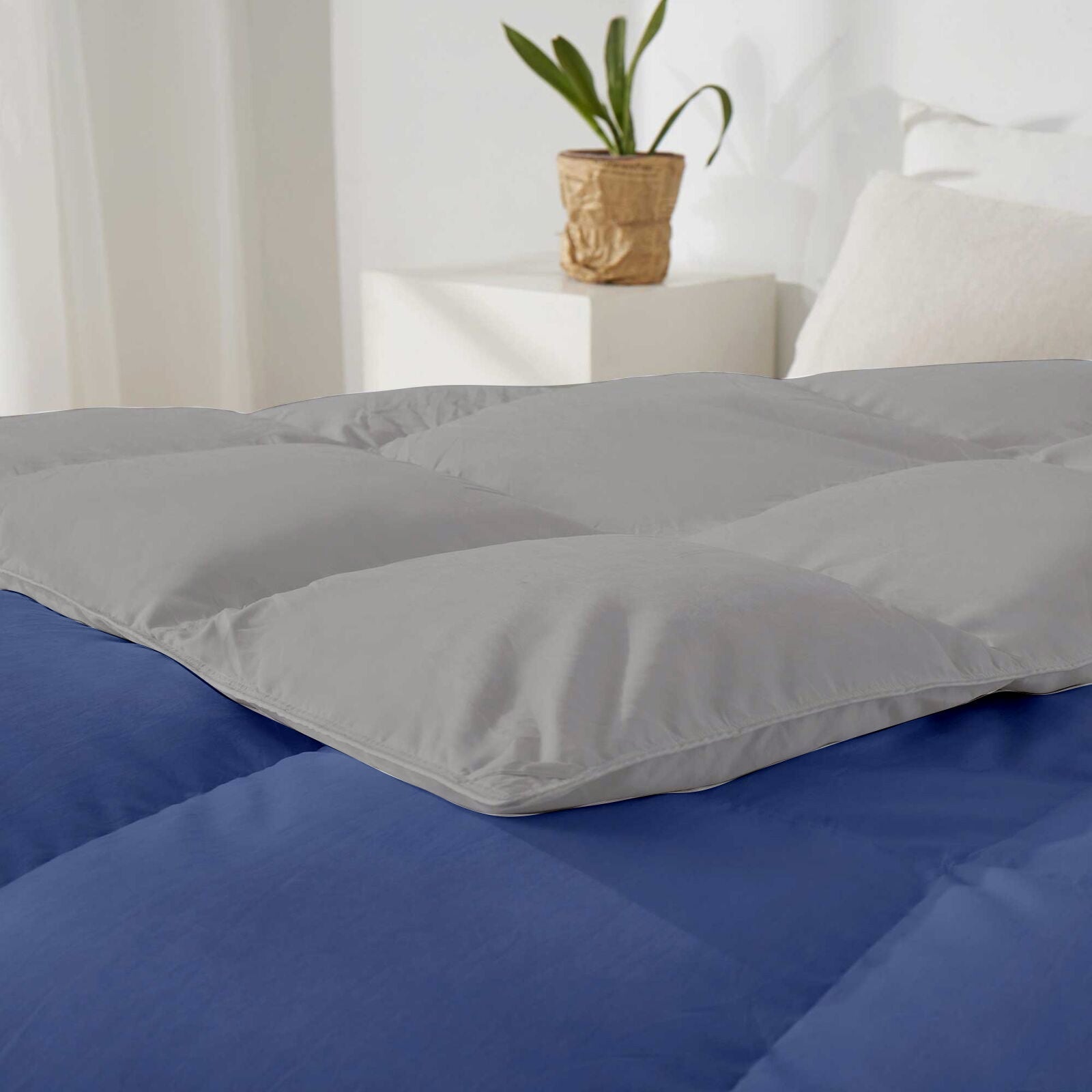 Soft heavy blanket for winter sleep